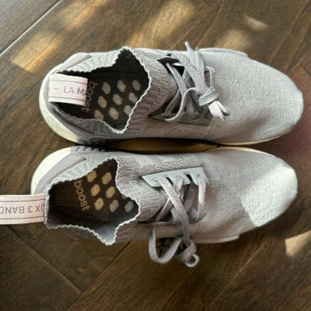 𝅺nwot Adidas Pure Boost Size 9.5, Light Grey